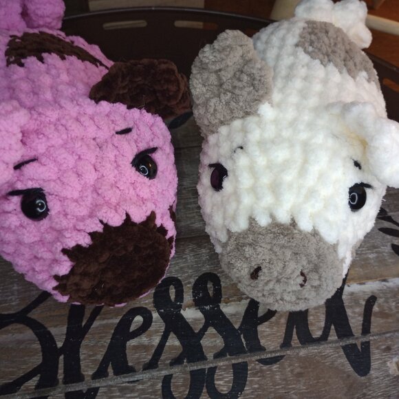 Muddy Chubby Pig! Bubblegum Pink!  Crochet Loaf Pigs are here!  Handmade by ME! - Picture 3 of 6